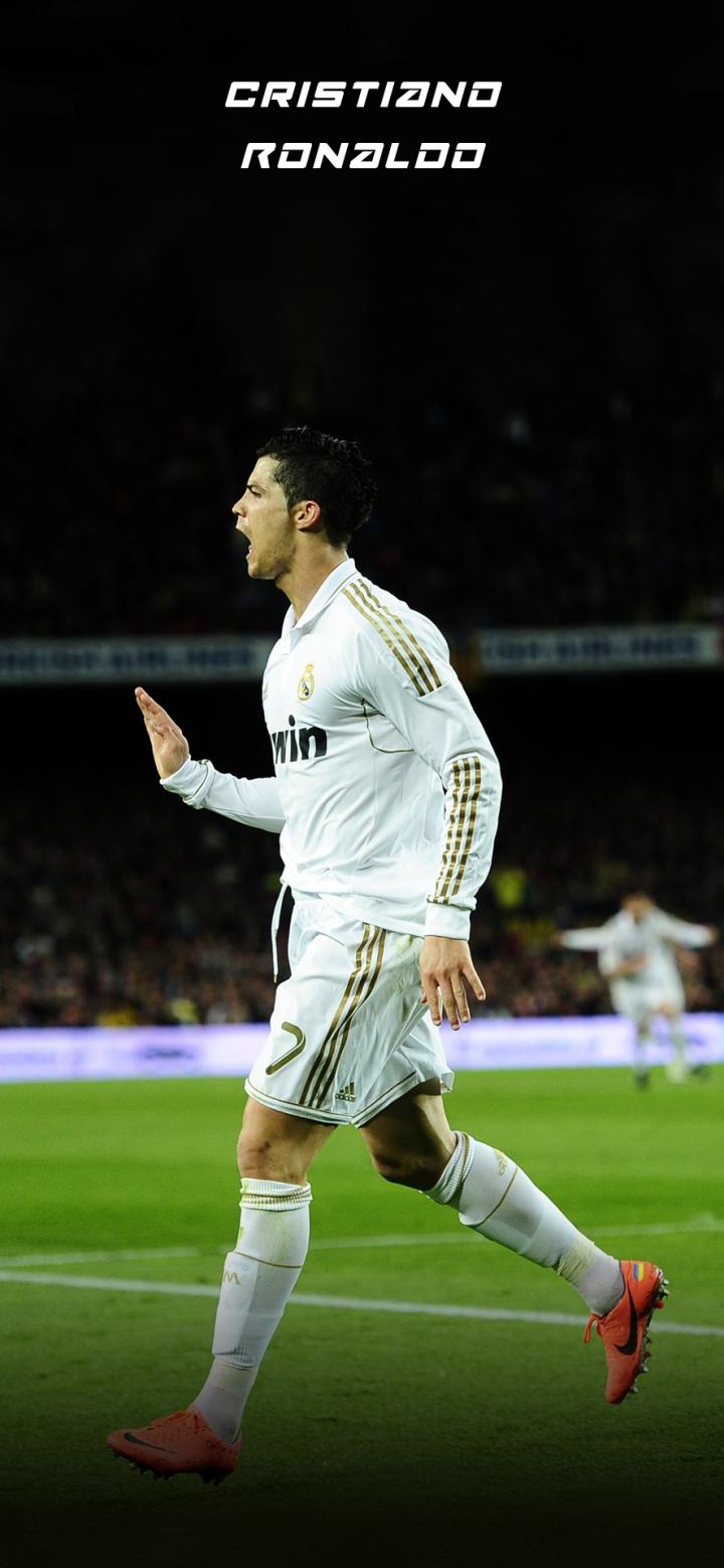 爱游戏官方APP-C罗在皇家马德里比赛中比赛局势复杂，刷新纪录引发热议！