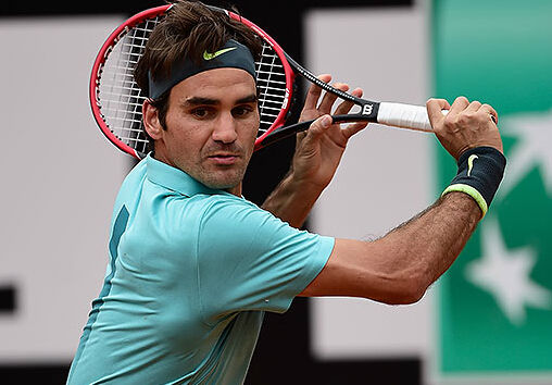 费德勒重返赛场，重要助攻首场状态出色，TES观众沸腾！